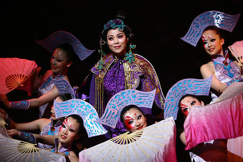 SENSES: opening night “Qing Dynasty” singer with dancers – photo Kris ...